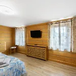 Apartment 72